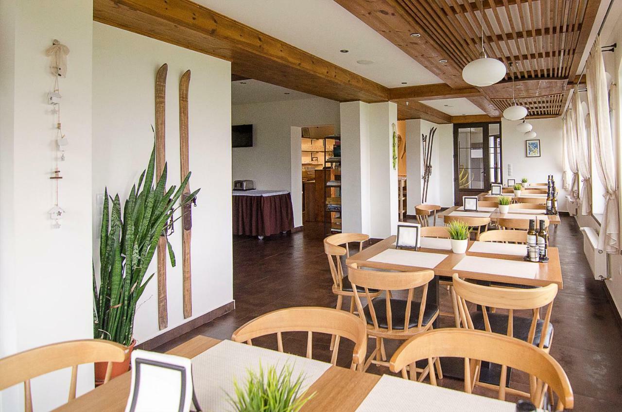 Pensiune & Restaurant Victoria Păltiniş Kültér fotó
